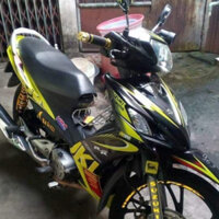 Tem Suzuki Axelo 125 Vàng Đen