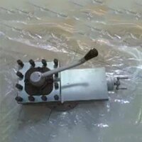 Thẩm Dương máy công cụ phụ kiện phụ kiện máy tiện CA6150 giá đỡ dụng cụ chính hãng lắp ráp mới 4 lỗ Phụ tùng máy tiện