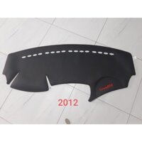 Thảm taplo HUYNDAI I10 nhung và da nhập khẩu chống nắng chống nóng cho bề mặt taplo xe oto