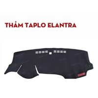 Thảm taplo lông cừu Elantra 2016 đến 2023 màu đen đẹp mịn có chống trượt phía sau