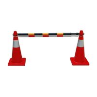 Thanh chắn đường dài 2,3m có phản quang liên kết cùng cọc tiêu