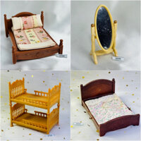 Thanh lý mô hình đồ chơi phụ kiện giường ngủ, gương soi của nhà thỏ Sylvanian Families chính hãng