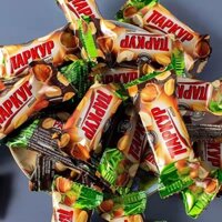 Thanh năng lượng Nevsky Snickers của Nga nhập khẩu từ bánh mì kẹp sô cô la đậu phộng hạt dẻ kẹo ăn nhẹ