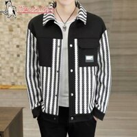 Thiết yếu mùa xuân thu: Áo khoác sọc đen trắng có túi vá