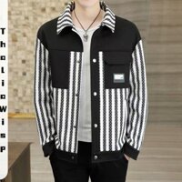 Thiết yếu mùa xuân thu: Áo khoác sọc đen trắng có túi vá