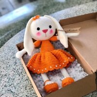 Thỏ bông móc len váy cam