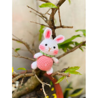 Thỏ Bunny strawbery  được làm từ len milk cotton  , dùng để làm decor , quà tặng cho bạn bè, người thân