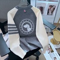 Thom Browne TB Puppy Thêu Len Áo Len Top 2025 Mới TB Bốn Dải Tương Phản Màu Cổ Tròn Rời Áo Chui Đầu Sw