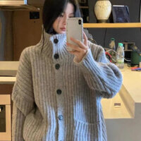 Thu Đông Cổ Rùa Phong Cách Hàn Quốc Áo Len Cardigan Nữ 2024 Phong Cách Mới Màu Xám Xoắn Retro Lười Phong Cách Cao Cấp Áo Khoác