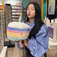 Thú Nhồi Bông Hình Bánh Sinh Nhật Màu Cầu Vồng Cho Bé