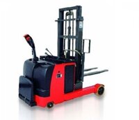 Thuê Xe Nâng Điện Đứng Lái Giá Rẻ Tại Hưng Việt
