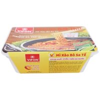 Thùng 18 khay mì xào bò sa tế Vifon 90g (có gói sốt thịt)