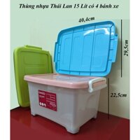 Thùng nhựa đựng đồ 15 lít của Thái Lan, có nắp khóa cài, 2 quai xách, 4 bánh xe. 40,4x29,5x22,5cm. 5111