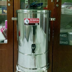 Thùng nước inox 304 Zebra Thái Lan 22cm-8.7L-114071, có vòi gạt