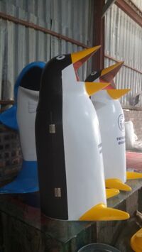 thùng rác composite chim cánh cụt