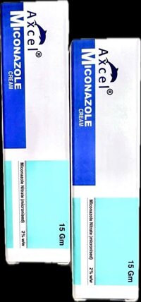Thuốc Miconazole cream Axcel 15g điều trị nấm da, lang ben, hắc lào
