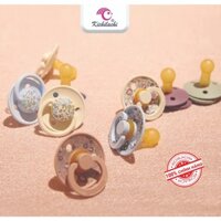 Ti giả kèm nắp trứng chống vâu cho bé Kichilachi, núm ti họa tiết hình hoa chất liệu silicon mềm