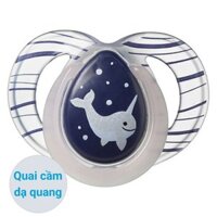 Ti ngậm Tommee Tippee dạ quang Night Time 433373 (6 - 18 tháng) - Màu ngẫu nhiên