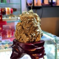 Tinh Thể Đá Vàng Găm Thiên Nhiên ( Pyrit ) – DTB165 (Sao chép)