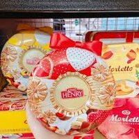 Tiramisu King Henry Chocolate 150g ( hộp thiếc tròn nơ) đỏ