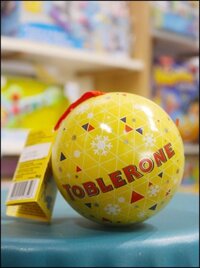 Toblerone trứng (96g)