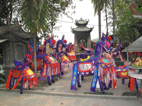 Tour Hà Nội -  Sapa - Đền Ông Hoàng Bảy