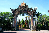 Tour Indonesia: Bali – Đảo Turtle – Đền Uluwatu – Đền Tanah Tot