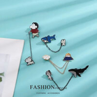 Trâm cài nhỏ màu trắng Crayon Shin-chan cho phụ nữ, xu hướng hoạt hình Nhật Bản, huy hiệu dây chuyền kim loại hình cá voi phi hành gia dễ thương