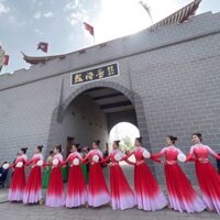 Trang phục khiêu vũ mới, Trang phục luyện tập, Váy đeo chéo lớn, Trang phục khiêu vũ mở đầu khiêu vũ hiện đại, "Trung Quốc trong pháo hoa" Danc