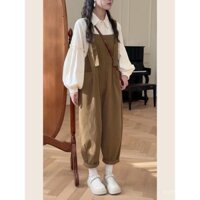 Trang phục mùa thu phong cách đại học nhỏ nhắn xinh đẹp, bộ hai món áo sơ mi trắng và quần dây đeo cho phụ nữ