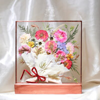 Tranh bó hoa cẩm chướng 20*20cm ép khô handmade thủ công trang trí quà tặng 8/3 by Trésor