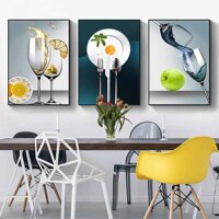 Tranh trang trí hiện đại ly nước cam đĩa trứng ốp la và quả táo xanh