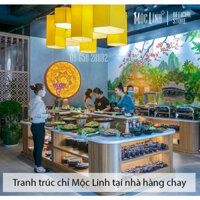 Tranh trúc chỉ tròn Mộc Linh tại nhà hàng chay tạo sự trang trọng