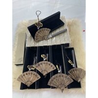 Treo oto quạt gỗ trầm hương sang trọng thơm vĩnh viễn