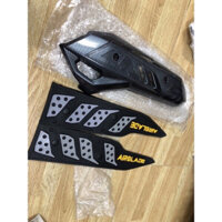 Trọn bộ 2 món ốp xe AB Air blade (đời 2020-2021) bao gồm có Sàn lót chân cao su +Ốp pô nhựa abs các bon