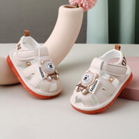 [Trong kho, miễn phí vận chuyển] Giày đi bộ mùa hè cho bé, dép công chúa mềm mại cho trẻ sơ sinh, giày kín mũi cho bé gái, giày phát sáng cho bé trai và bé gái, không trượt và thoáng khí.