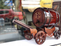 Trống pháo kéo bom rượu vang