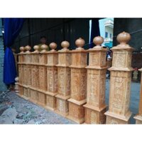 trụ cầu thang gỗ gõ