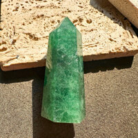 Trụ Đá Green Strawberry Quartz