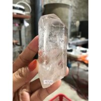 trụ đá thạch anh trắng mài bóng trang trang trí nhà cửa năng lượng cao8,5cm nặng140gram(8726)