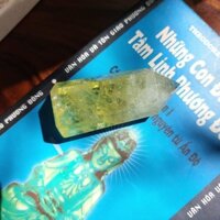 Trụ đá thạch anh vàng trong suốt