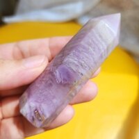 trụ đá tím pastel silky fluorite