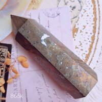 trụ đá vàng găm pyrite