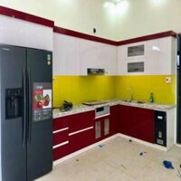 Tủ bếp chữ L thùng gỗ nhựa Picomat, cánh Acrylic màu đơn sắc