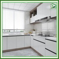 Tủ bếp hiện đại trang trí vân gỗ cho căn nhà nhỏ