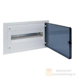 Tủ điện âm tường cánh nhựa trong 1 đường 18 module Hager VF118TM