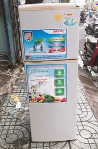 Tủ lạnh cũ Sanyo 140 lít có  đóng tuyết
