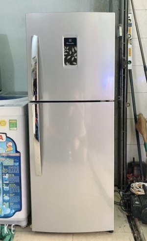 Tủ lạnh Electrolux 210 lít ETB2100PE