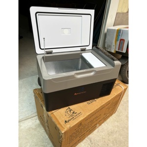 Tủ lạnh Alpicool 22 lít G22