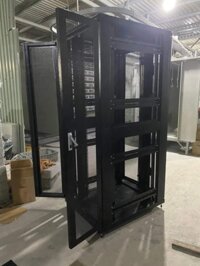Tủ rack 42U - D1000 bánh xe